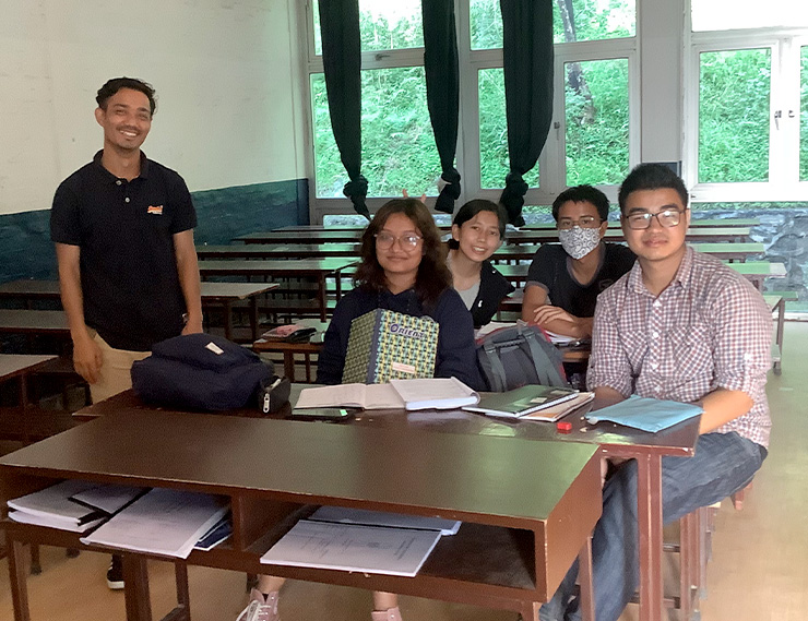 フォーデイズ日本語講座」で学ぶ生徒たち