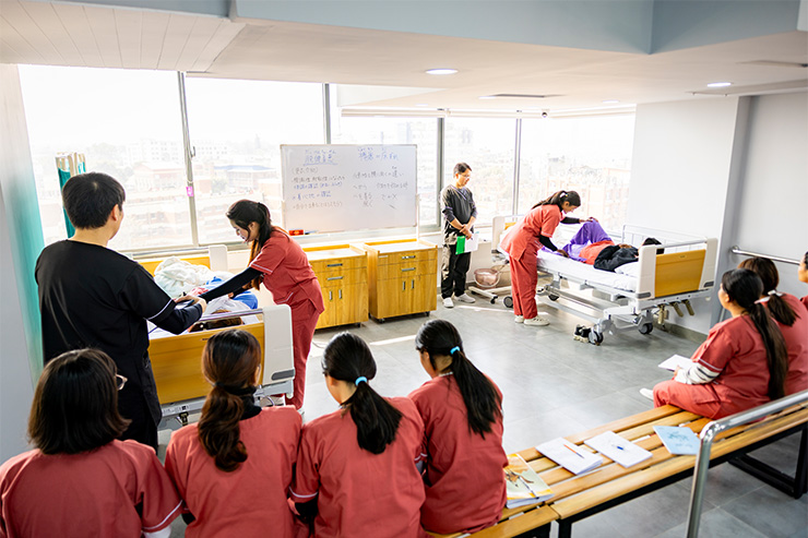 介護分野のトレーニングの様子